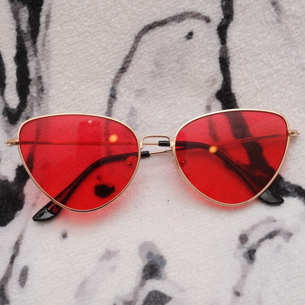 Red lens cat eye sunglasses
